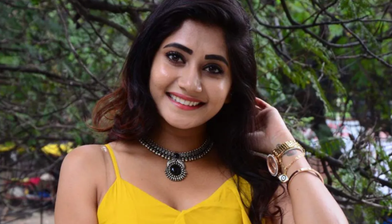 Vasanthi Krishnan Wiki Biography Age Family Movies List vasanthi-krishnan-wiki-biography-age-family-movies-list